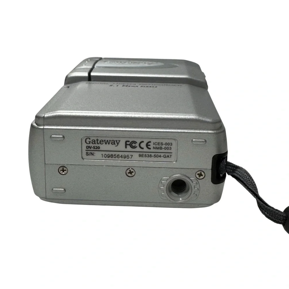 Gateway DV-S20 Digital Mpeg4 Camcorder 2.1 Mega Pixels